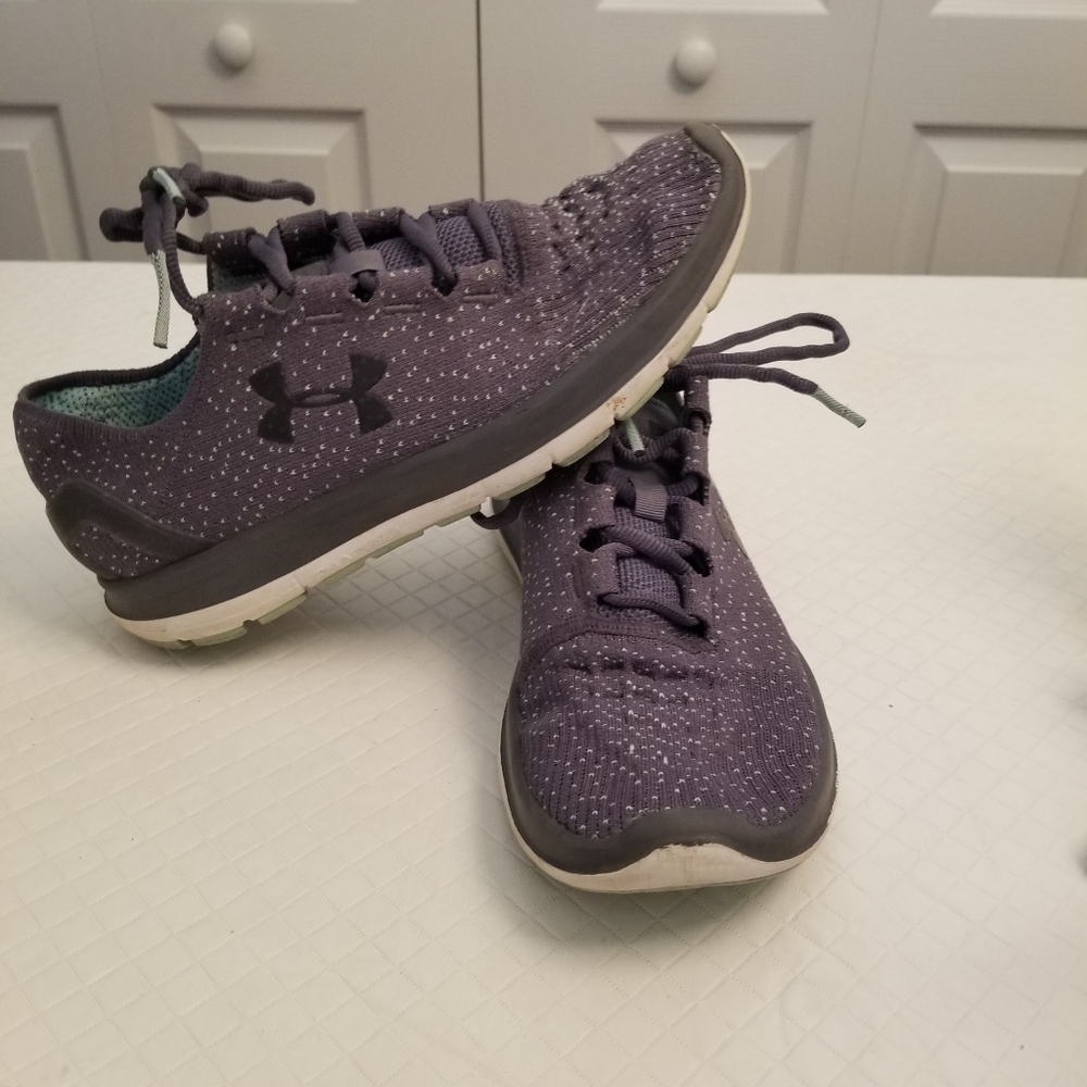 Under Armour Running sneaker Women's size 9.5  Grey - Picture 5 of 8